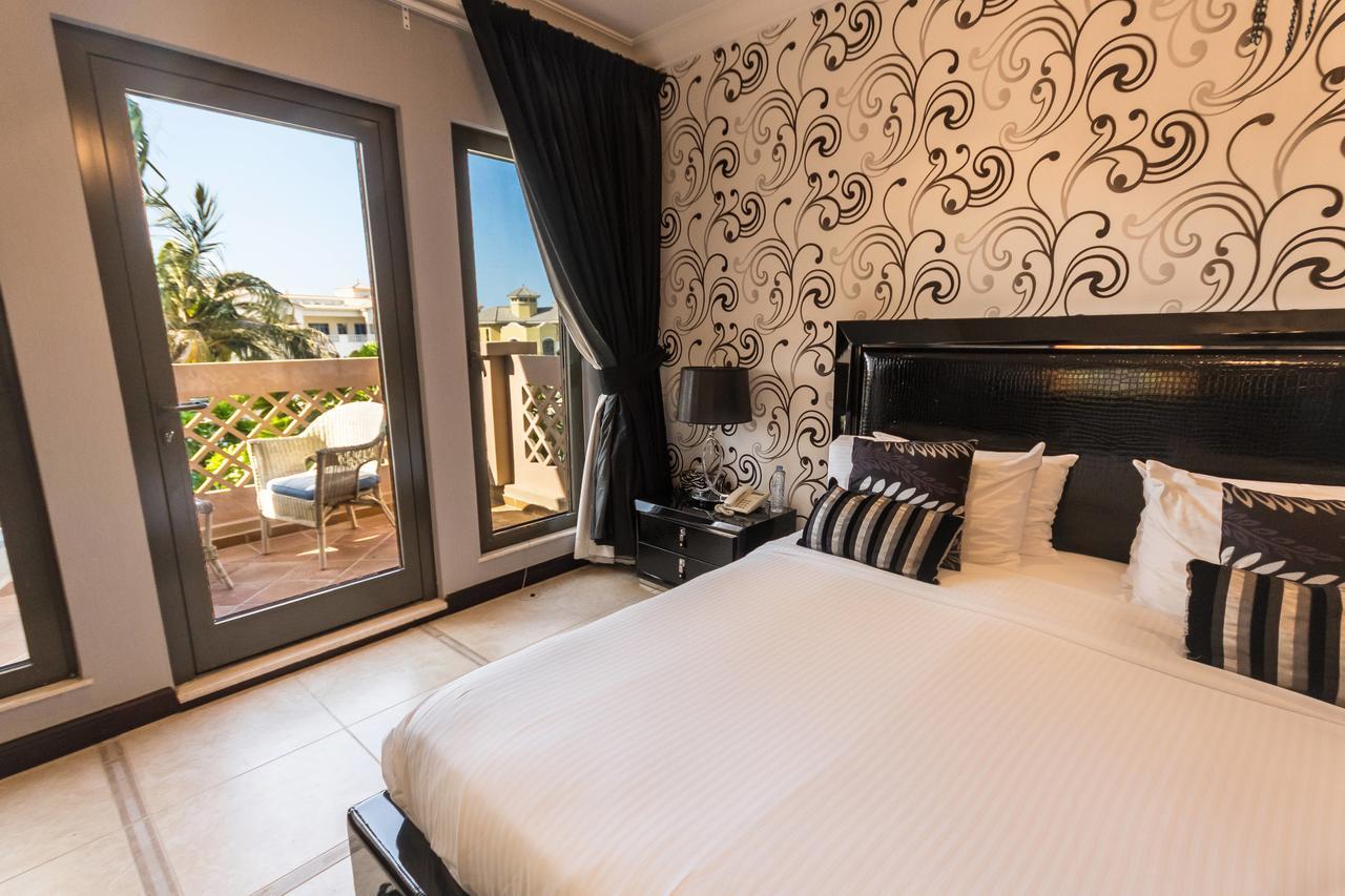 Yanjoon Homes - Palm Jumeirah Frond A Villa Dubai